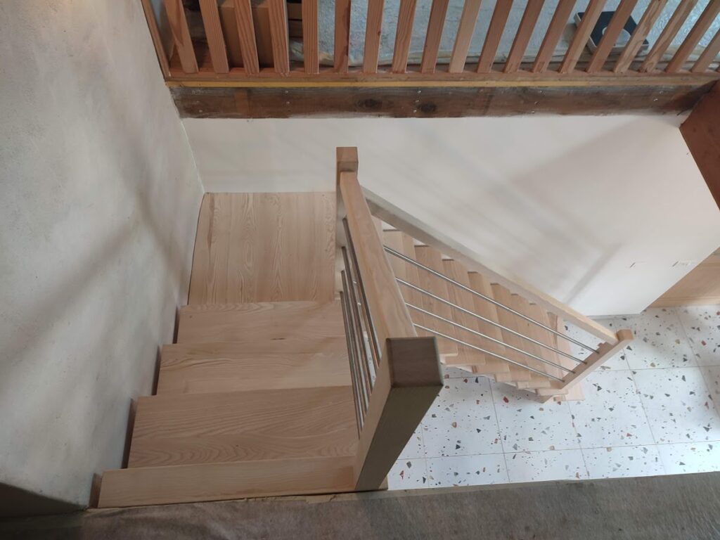 escalier sur mesure 1/4 tournant moderne à Brive 19