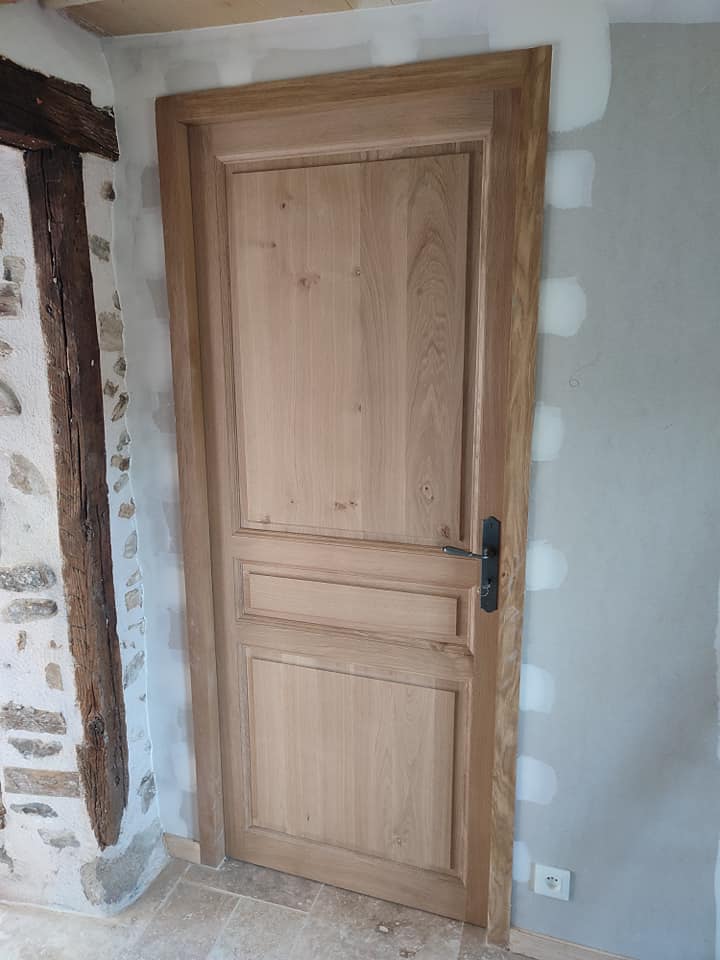 fabrication de porte interieure sur mesure en bois massif chene identique a l'existant en correze