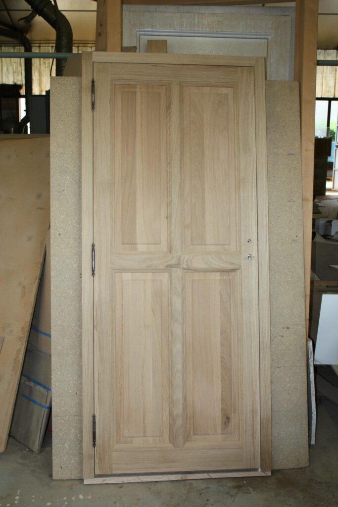 porte interieure en bois massif chene à rive droite correze