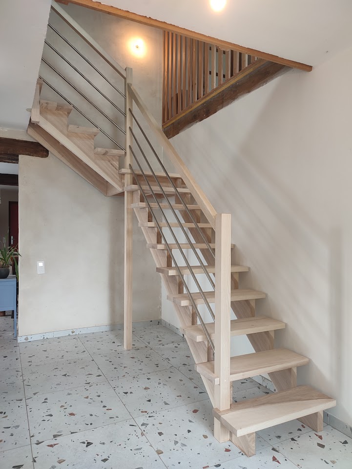 Escalier 1/4 tournant en frêne en Corrèze