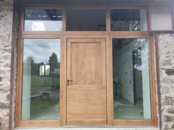 Porte d'entrée en bois chêne massif en Corrèze